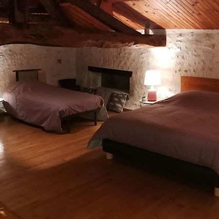 Maison Charentaise A La Campagne Becheresse Buitenkant foto