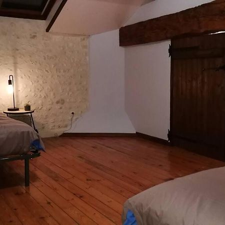 Maison Charentaise A La Campagne Becheresse Buitenkant foto
