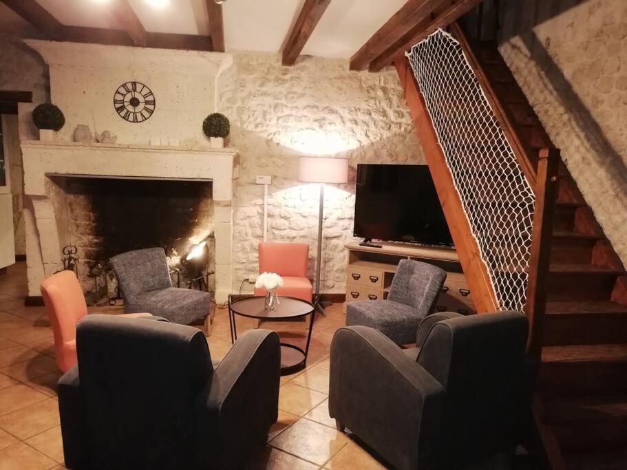 Maison Charentaise A La Campagne Becheresse Buitenkant foto
