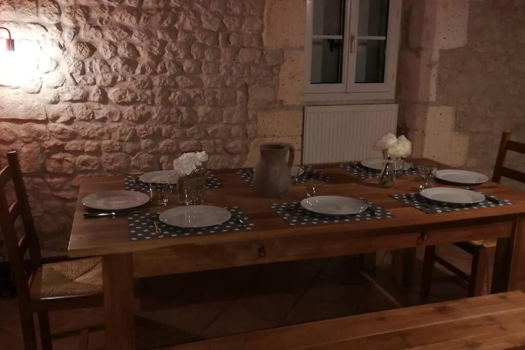 Maison Charentaise A La Campagne Becheresse Buitenkant foto