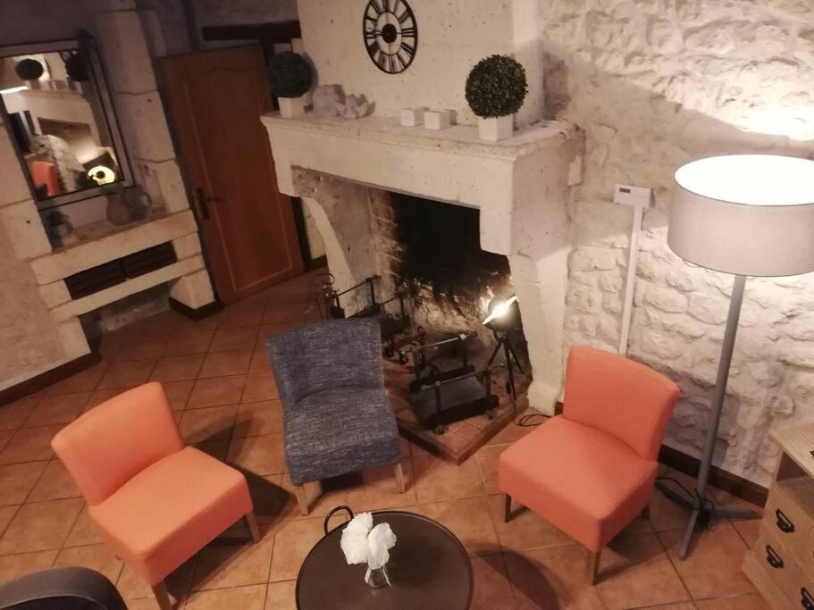 Maison Charentaise A La Campagne Becheresse Buitenkant foto