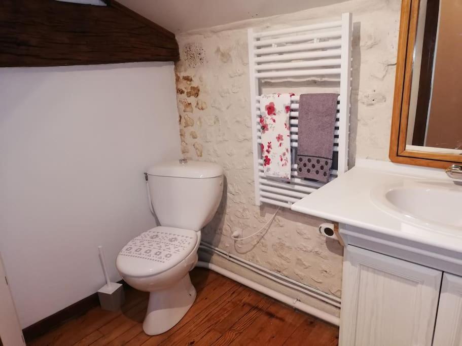 Maison Charentaise A La Campagne Becheresse Buitenkant foto